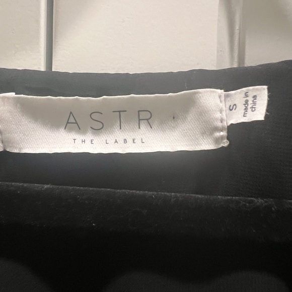 ASTR the label black balloon sleeve and balloon waist top size S - Picture 5 of 7
